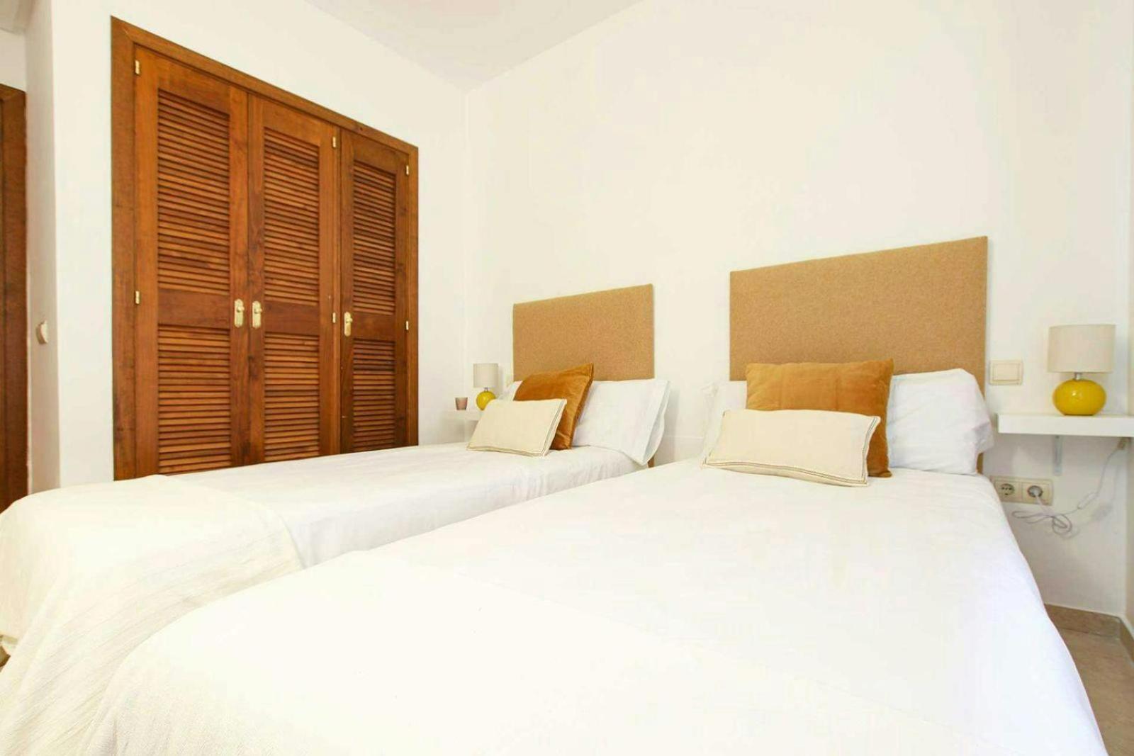 Piso 4 Hab. - Elviria Playa Apartment Marbella Exterior photo